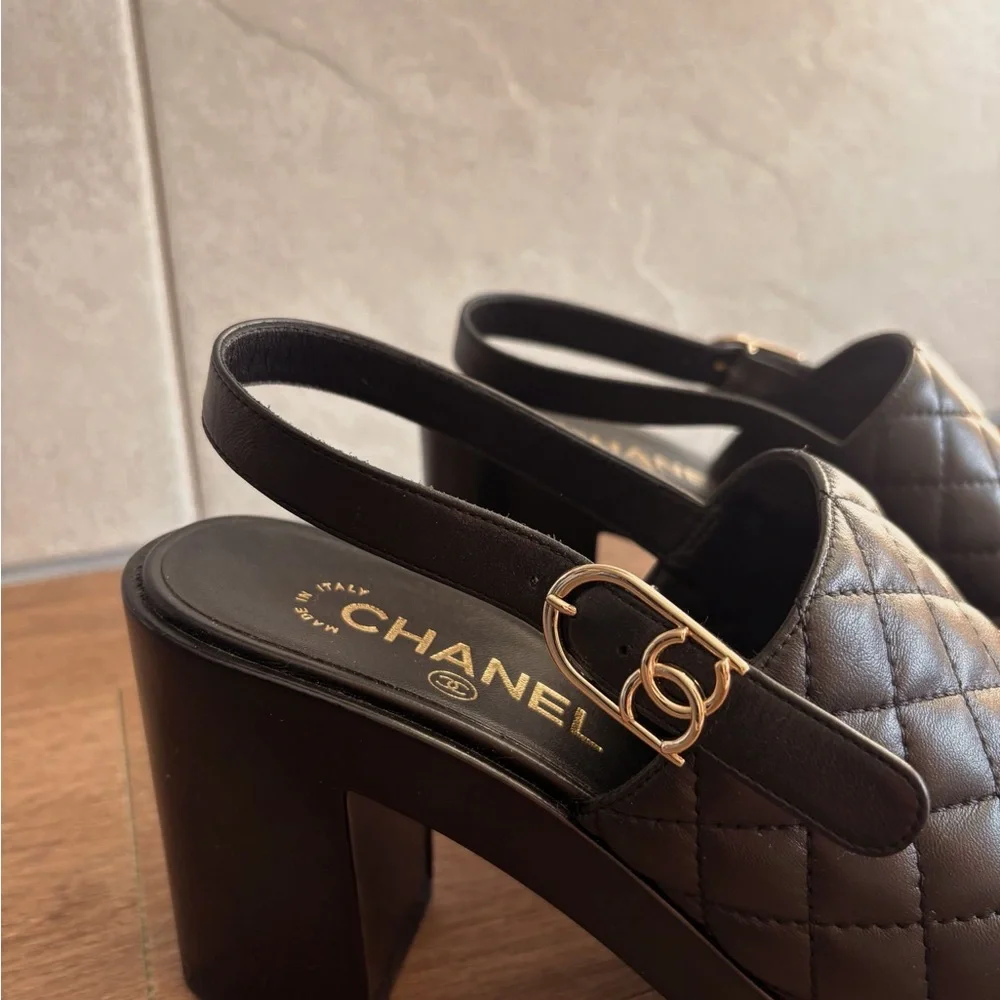 CHANEL Black Quilted Platform Sandals - Authentic - Size 39 - Like New - Picture 2 of 11